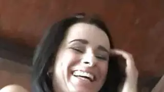 23y.o. سمراء دانا lapdance عن ديك ضخمة