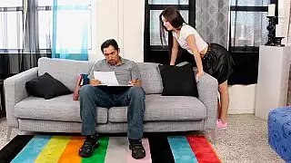 ابنة بصورة عاهرة يذهب من دون خجل
