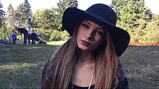 إنها تعتقد أنها أنيقة