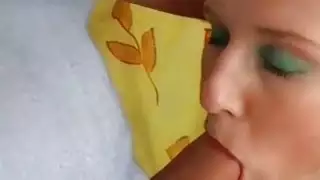 تمتص عليه المشهد