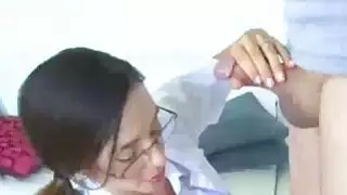مثير ومفلس طبيب يخفف حموله