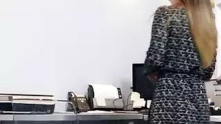 ركوب بامبي بروكس والديها نضجت على القمة