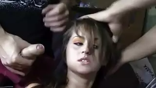 Titted فتاة شابة تبا الصعب في الفم في السلطة الفلسطينية