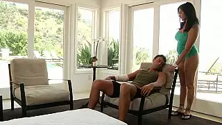 الأم تحصل مارس الجنس