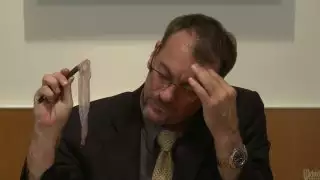 الزوجة الشقراء ليكسي سوالوز تدقق رجلاً آخر بينما زوجها في العمل