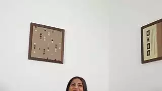 قرنية الأسبانية فاتنة الملاعين إلى موسيقى الجاز