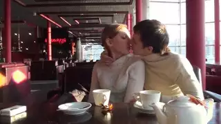 فيرا في هواة عارية الرجل يحصل على امتصه ديك لطيف