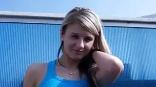 Honeys fuck hole يعطي المتحمسين المتأنق الكثير من المتعة