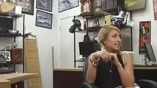 حصلت استغل الحمار شقراء الساخنة الحصول على بعض المال