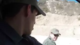 أحمر الشعر فاتنة استغل من قبل وكيل حرس الحدود