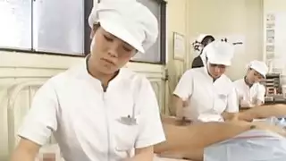 يجب على دارلينج تلبية رغبات الرجال المتعطشين الجياع