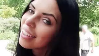 سخيف اثنين من الهواة في مكان شاغر