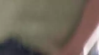 صغير في سن المراهقة ركوب الديك ضخمة