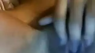 لمسها ينيت teenie كس مع العاطفة على كام