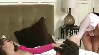 هائل الثدي جبهة مورو عمل سيئة الثلاثي في ​​غرفة النوم