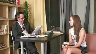 يتلقى Babe إفلاتها الجميلة التي يجتاحها المعلم