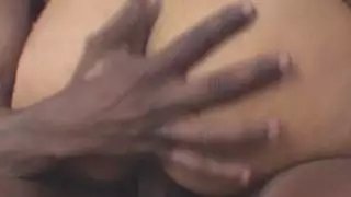 يتم حفر كاندي كريم الفاسقة الجشعة بأسلوب تبشيري