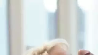 من الأيدي إلى الشفاه BJ