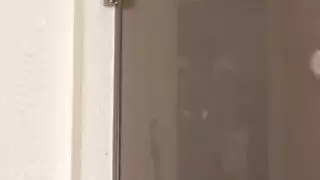 يوي يحاول الديك في كس بالطريقة الصعبة