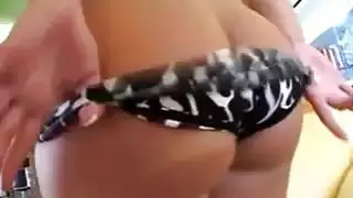 الجمال السميك يريد في بعقب