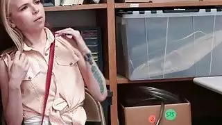 ألينا الغربية حصلت على كس ضيق حفره بجد
