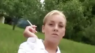 Tereza مارس الجنس في الحديقة
