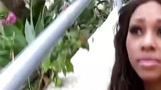 Leilani Leeane يحصل على الفم تملأ من قبل الديوك البيضاء