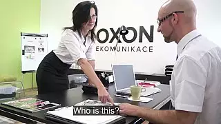 يقظ سكرتير وقحة