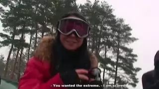زوجان مغامران يركبان عربة ثلجية في الفيديو الإباحي الواقعي لـ WTF Pass