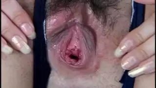 الكلبة اليابانية لعوب Yui Sarina تمتص وخز الثابت في 69 موقف