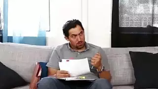 لوسي دول يريد أن يمارس الجنس مع لحمي كبير كس الجياع