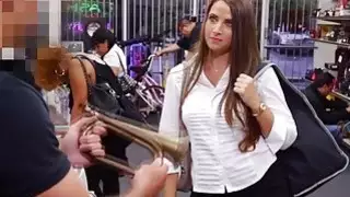 هوت شيك وبولها عديمة القيمة في مرهن