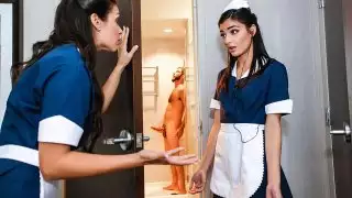 الخادمات الحلو الاسترخاء العميل