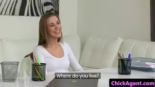 Pussylicking اختبار الصب ل Cutie اليورو