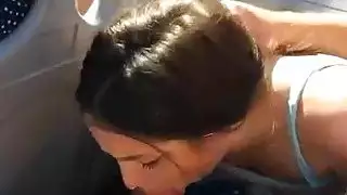 كتي Breasty يعطي ركوب