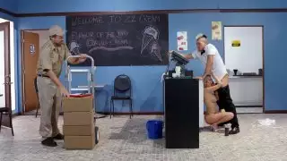 شقراء كات ديور guzlles زاندر كورفوس 'الديك