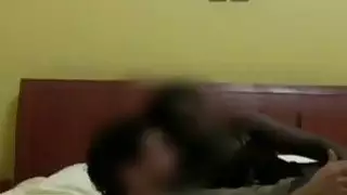 الأسود الثعلبة السلور على الأبيض ديك بعد وجود عاطفي الجنس