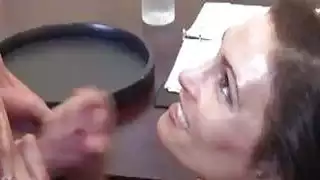 حصلت ميلف بالملل هذا الشاب لفي اليوم Milkin