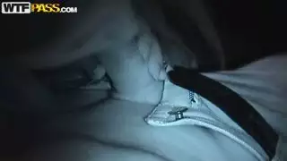 جائع للفتاة الديك هو مص ديك في مقهى