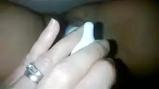 اللعب زوجة مع بوسها عن قرب