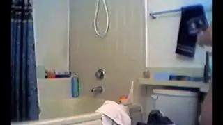 ساخنة كبيرة الثدي ابنة أخي على كاميرا تجسس