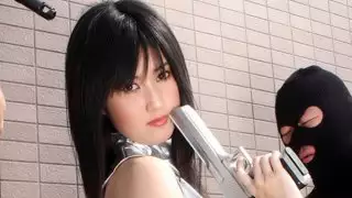 تتمتع شيزوكا مينامي بسجق صلب كثيف