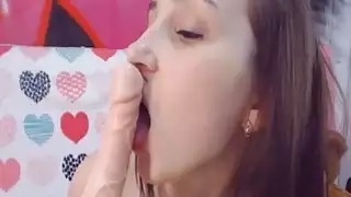 19yo الساخن فاتنة دسار الملاعين بوسها على كام CUMWITHSLUTSCOM