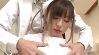 ممرضة شيزوكو الآسيوية تتلقى قصف قوي