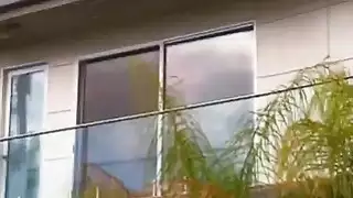 الأزواج المقلاع لديهم حفلة في الهواء الطلق في عرض الواقع XXX