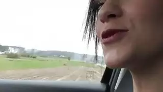 لطيف فاتنة ليا Guerlin ركوب الديك على المقعد الخلفي