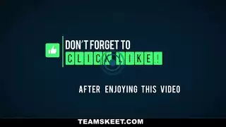 CFNMTeens - اليكسا غريس Sneaks BF في ل Quickie