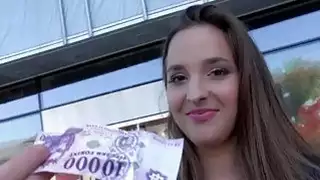امرأة سمراء تشيكي فتاة مارس الجنس بواسطة غريب
