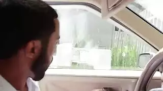 مسمار أسود يحرك ديك ضخمة في عمق كس ضيق الآسيوية