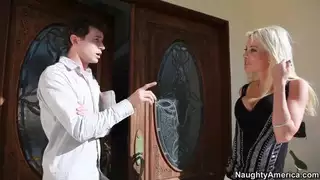 العثور على هيلي في شقته